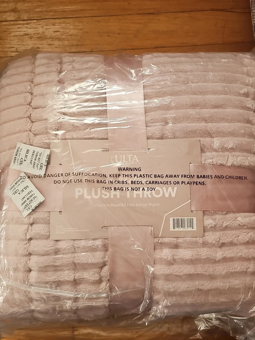 Ulta Limited Edition Plush Throw NEW 50 X 60